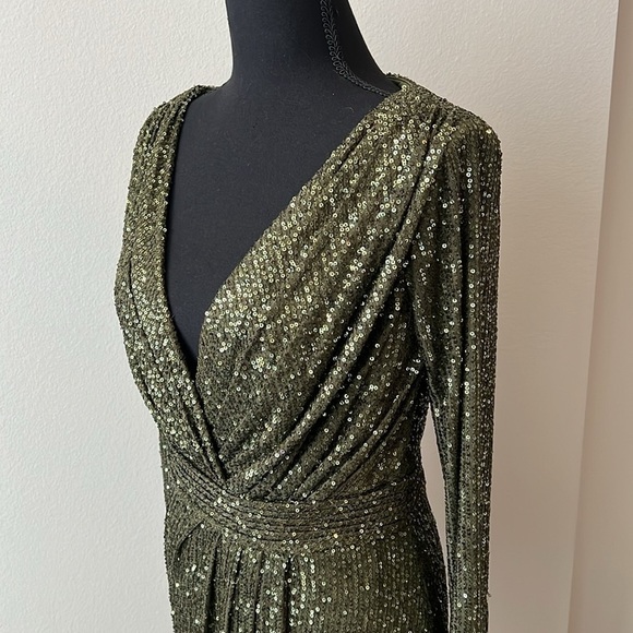 Ieena for Mac Duggal 26490 Sequined Long Sleeve Gown in Olive Size 6 NWT! - Picture 6 of 11
